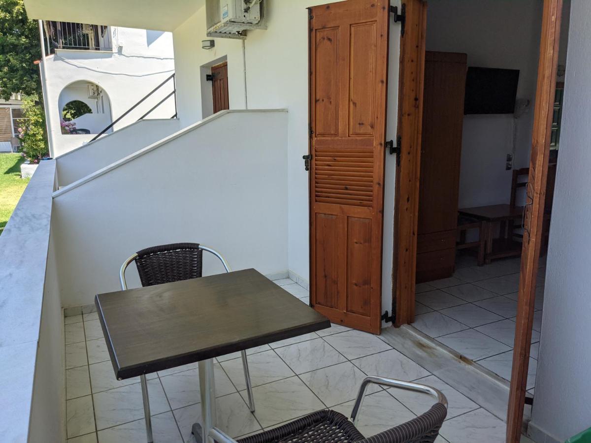 Dream House Apartment Агия Параскеви Екстериор снимка