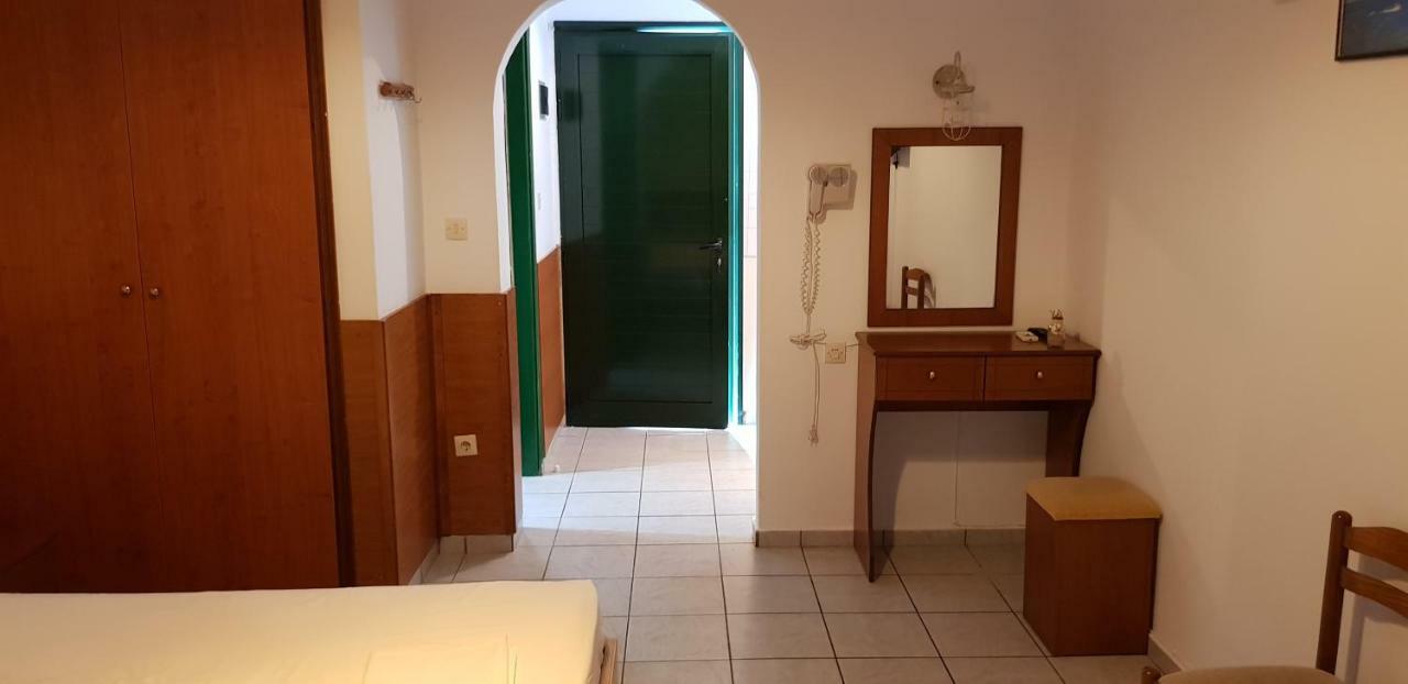 Dream House Apartment Агия Параскеви Екстериор снимка