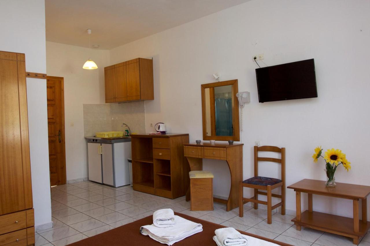 Dream House Apartment Агия Параскеви Екстериор снимка